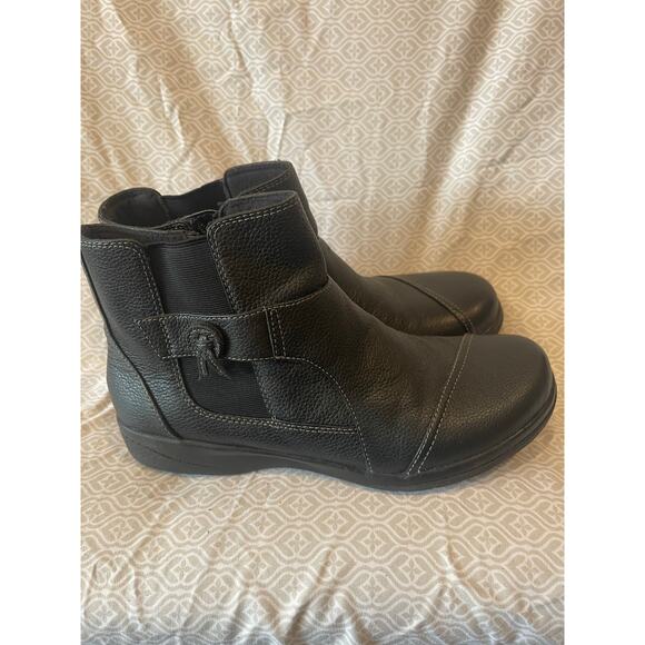 Clarks Women's Cheyn Work Boot‎ Black Pebbled Leather Ankle Zip Size 7.5 - Picture 5 of 9